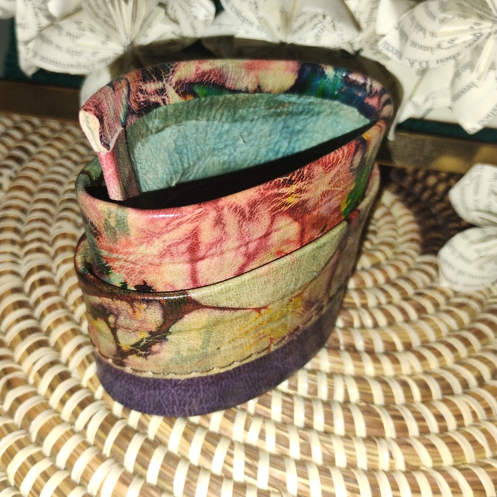 Colorful Abstract Print Leather Cuff Bracelet Purple Multicolor NEW - Picture 11 of 13